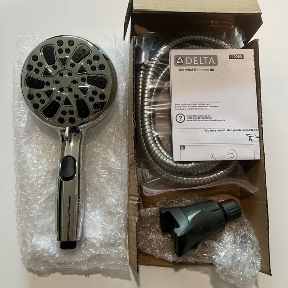 Delta Universal 6-Setting SureDock Magnetic Hand Shower in Chrome Model 75609
